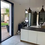 Maison De Piscine Interieure *