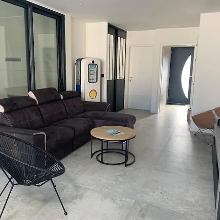 Maison De Piscine Interieure