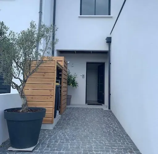 Maison De Piscine Interieure لا روشيل