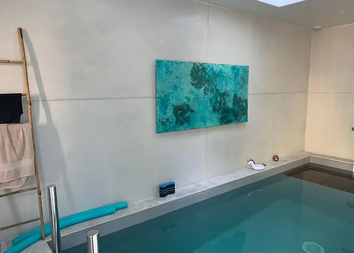 Сasa de vacaciones Maison De Piscine Intérieure