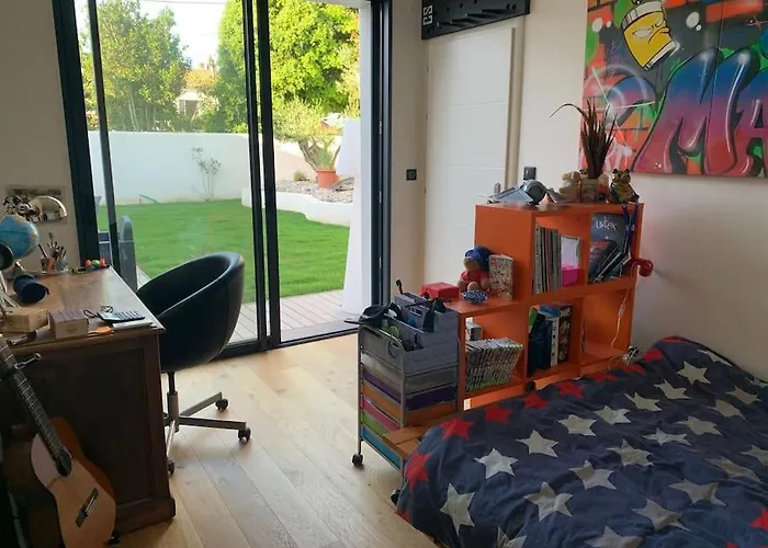 Maison De Piscine Interieure لا روشيل